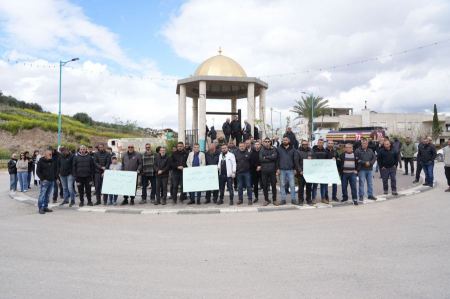 وقفة احتجاجية ترفض الجريمة في بير المكسور